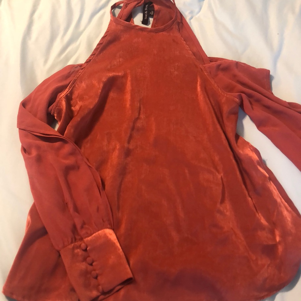 COLD SHOULDER SHIRT